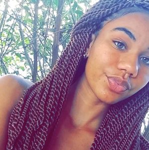 Meet your Posher, Helen